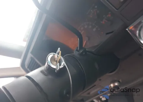 1994 GMC Sierra K1500 z USA, uszkodzony, nr VIN 2GTEK19K7R1531532